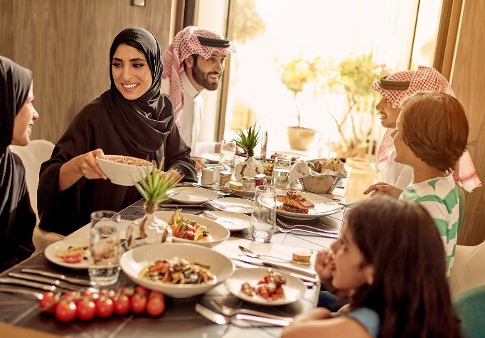 A Taste of Dubai: Exploring the City's Culinary Delights Through Tours