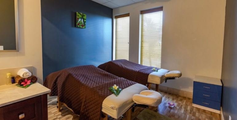 book couples massage Dubai home service