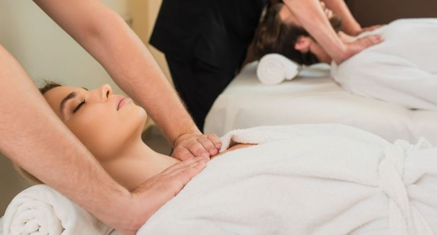 couples massage therapist Dubai